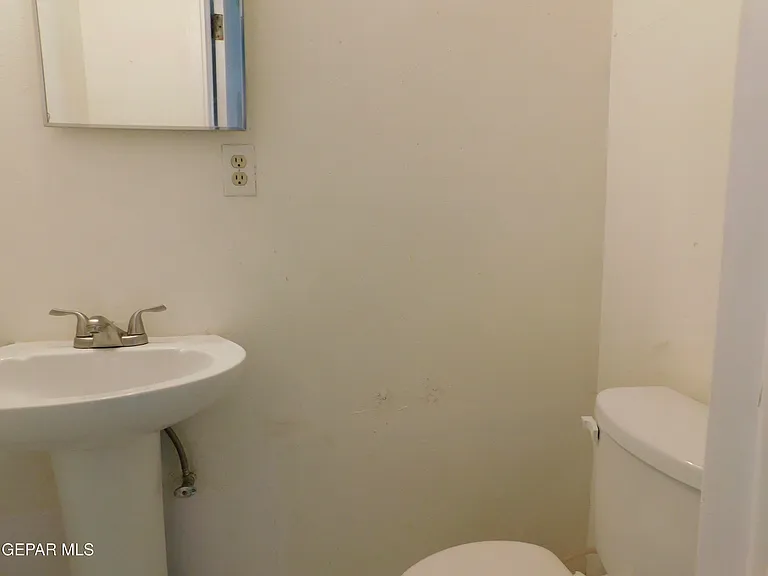 1013 Le Barron Rd — Photo 13