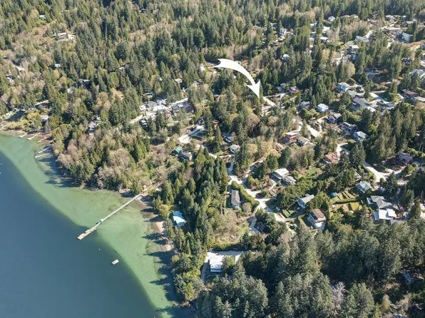 5886 Sandy Hook Rd, Sechelt, BC V0N 3A4