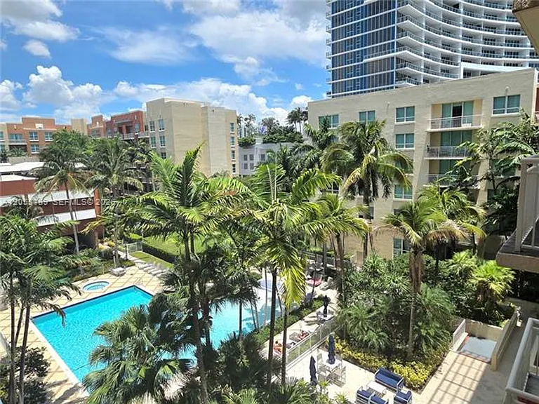 2000 N Bayshore Dr #CU-507 — Photo 2