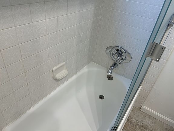 3rd image of 634 S 11th St #4