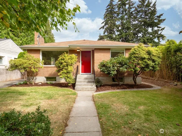 8520 26th Avenue NW, Seattle, WA 98117