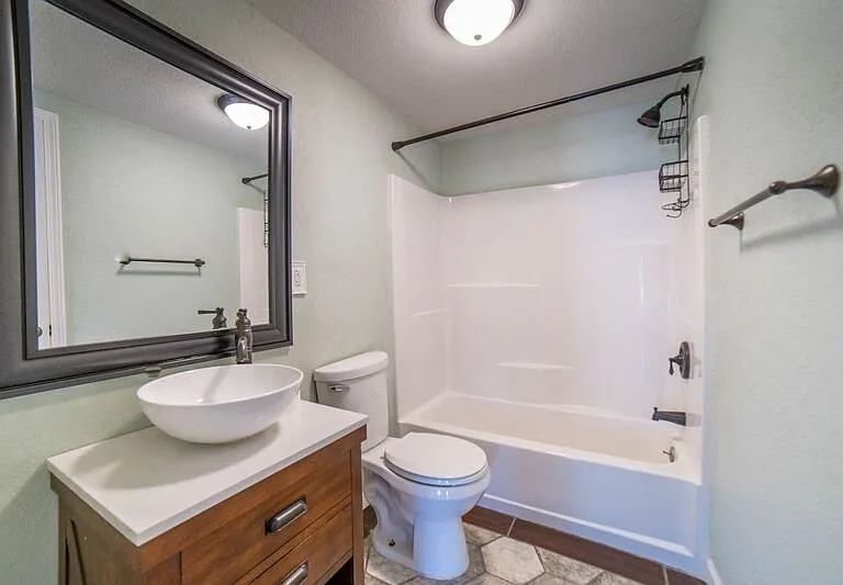 518 Railroad St — Photo 21