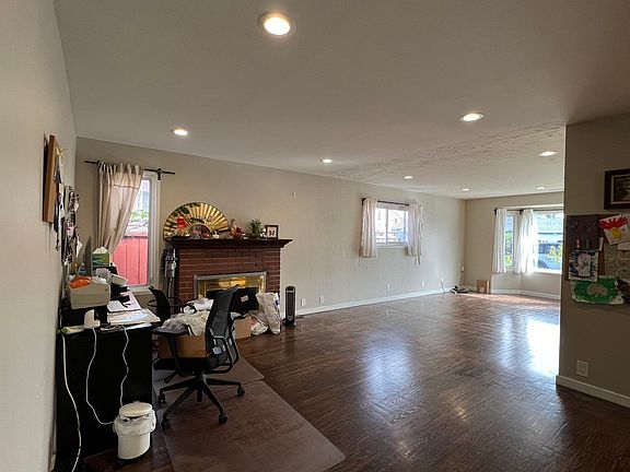 3rd image of 2035 Eveleth Ave #A