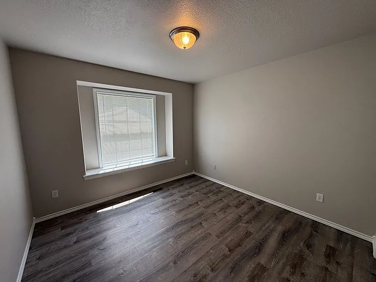 10812 Saffron Dr — Photo 8