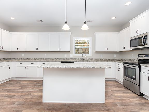 2nd image of 2199 Bandera Dr #E5hw1o