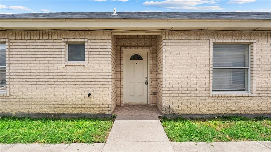 2 bed, 2.0 bath, 4612 sqft, $950 — Photo 4