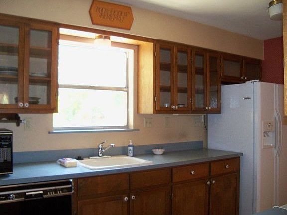 4th image of 108 W Hackberry St