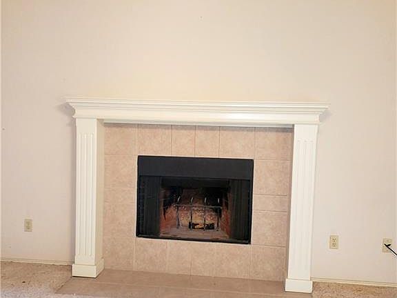 5th image of 1104 Hanover Dr