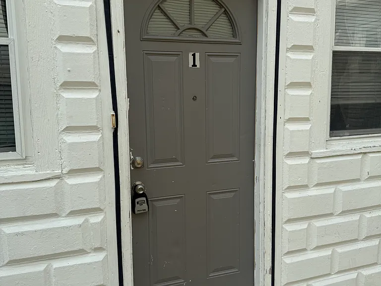 213 Sumner Ave #5 — Photo 2