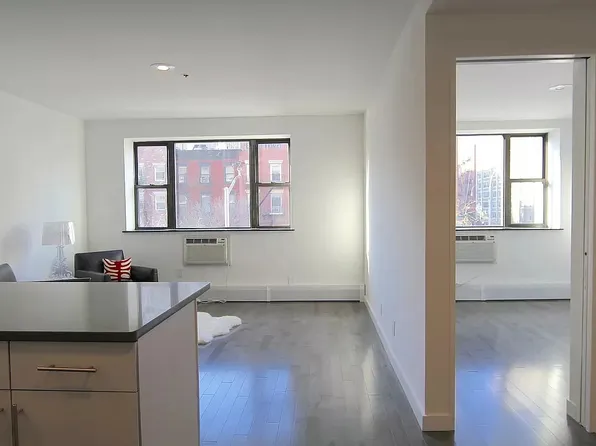 400 East 14th Street image 4 of 13