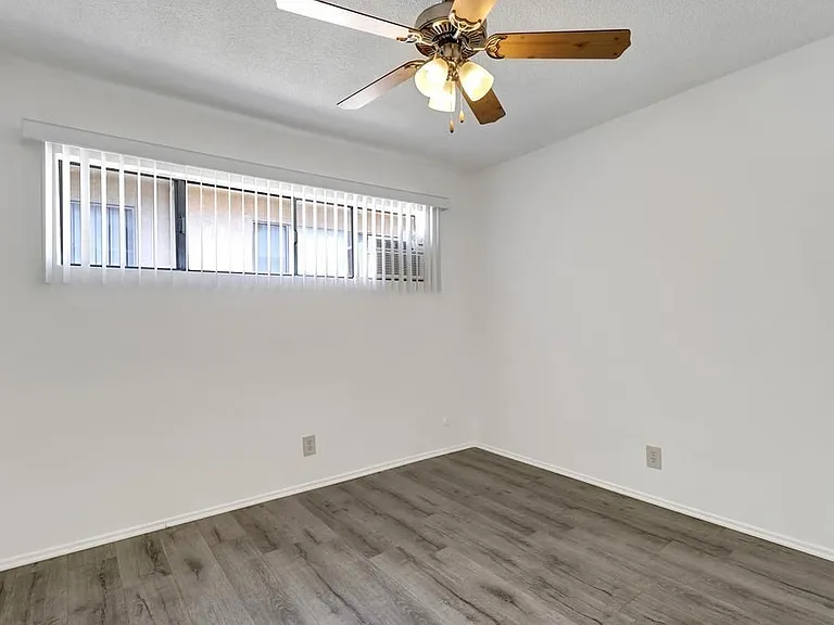 3721 S Bentley Ave #6 — Photo 10