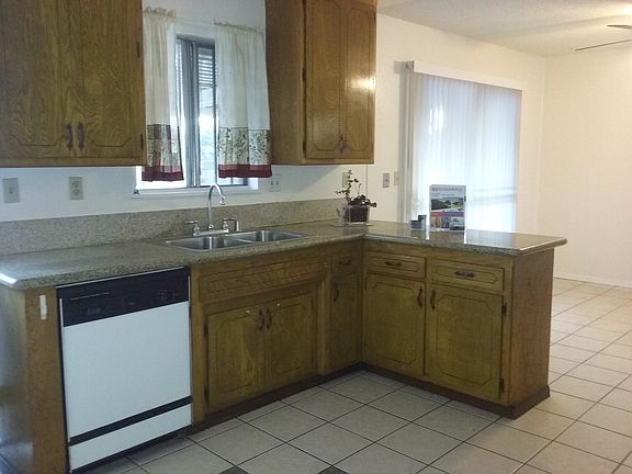 5th image of 17311 Orange Way