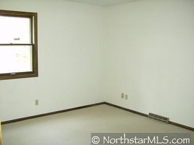 5th image of 716 82nd Ave N