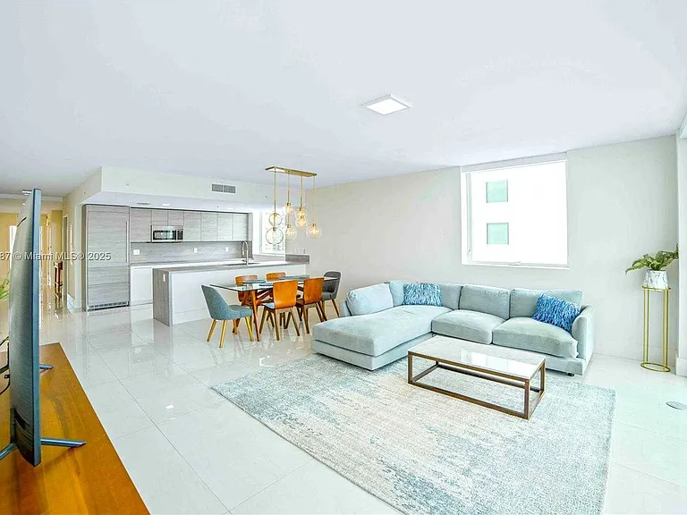 Sunny Isles Blvd — Photo 11