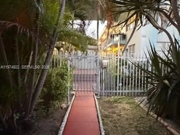 1275 Marseille Dr #40, Miami Beach, FL 33141