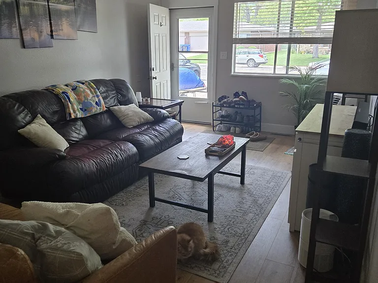 1706 Larch St #1 — Photo 3