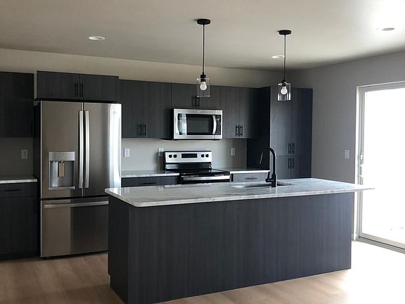 2nd image of 539 Harper Cir
