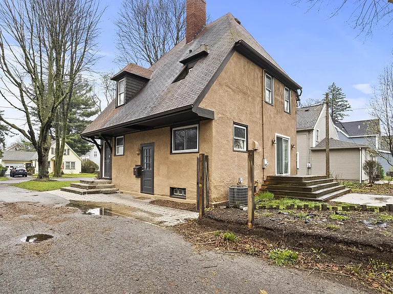 63 Pearson St — Photo 12