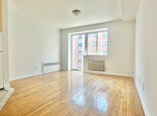 422 E 10th St #5B, New York, NY 10009