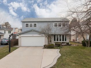 1958 McCraren Rd, Highland Park, IL 60035