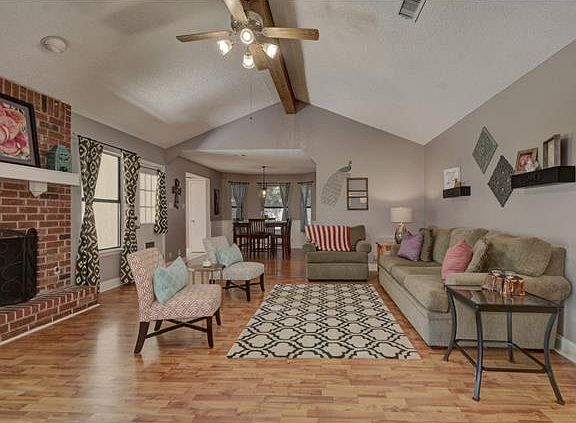 5th image of 211 Hillrock Cv