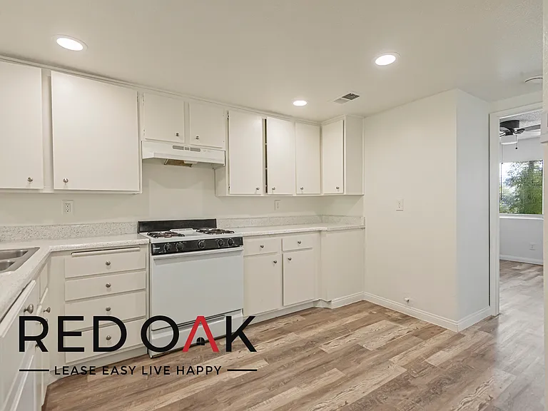 1215 D St #D101 — Photo 2