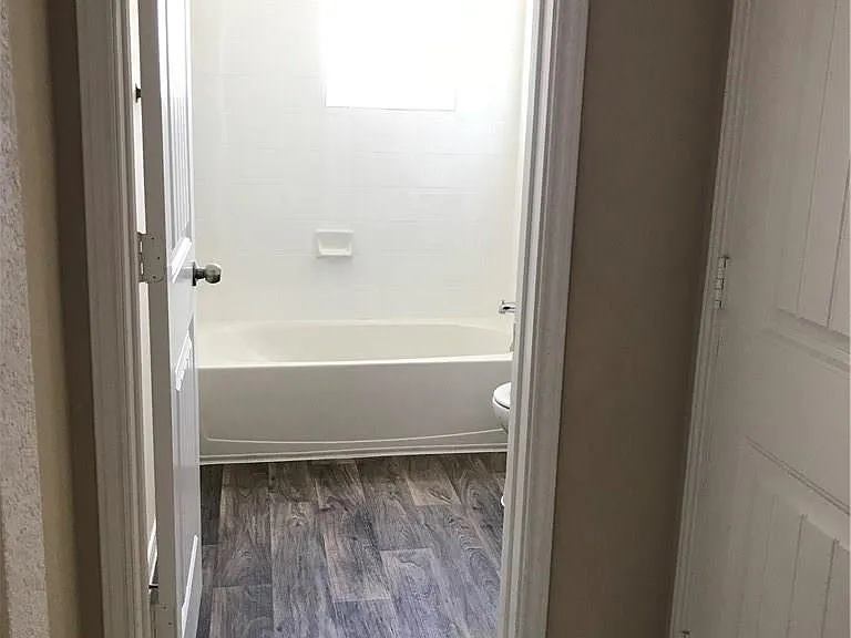 3201 Ortman Dr — Photo 20