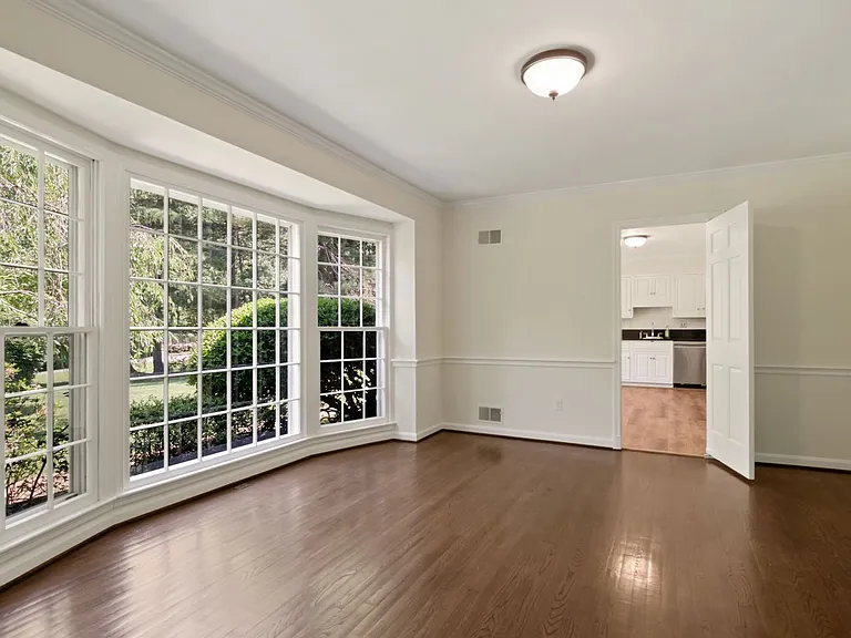 11009 Cripplegate Rd — Photo 10