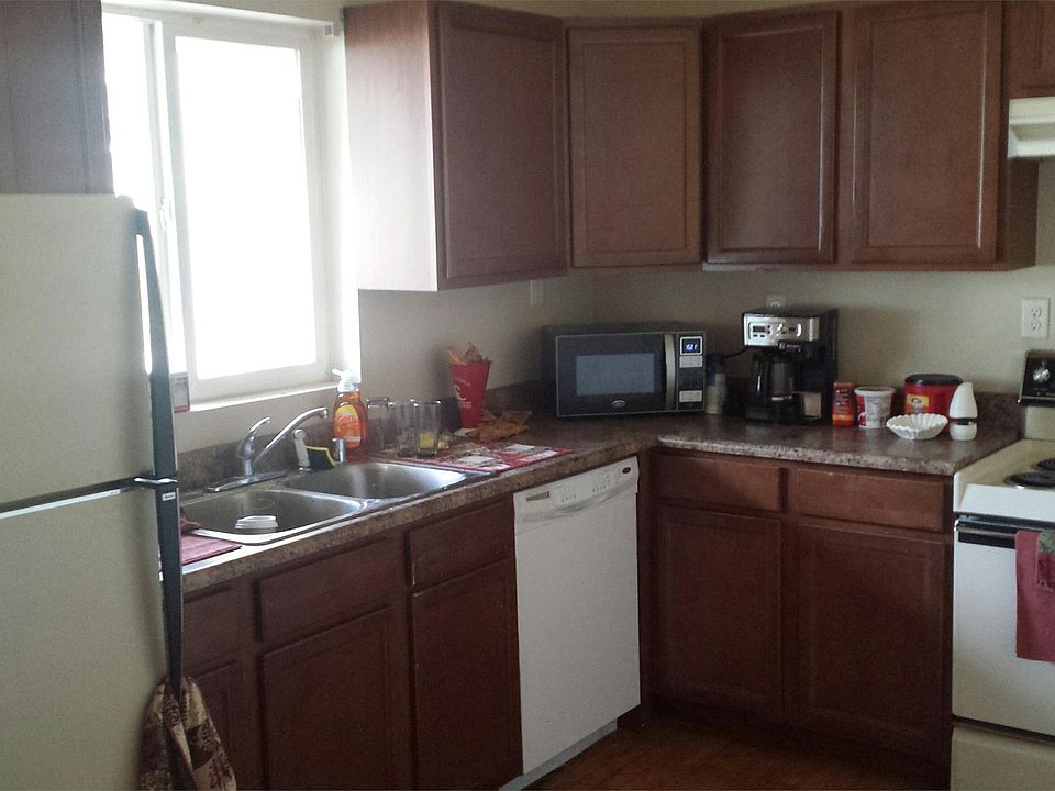 2nd image of 404 W Winneconne Ave #1