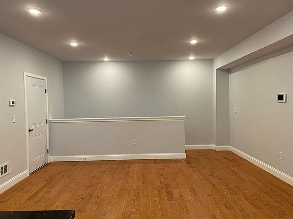 4th image of 1635 Poplar St APT 1B