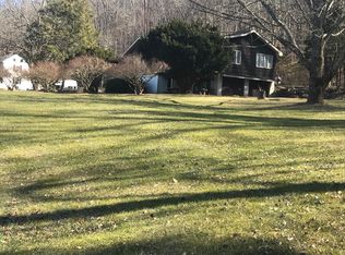 145 Wolf Hollow Dr #B, Stroudsburg, PA 18360