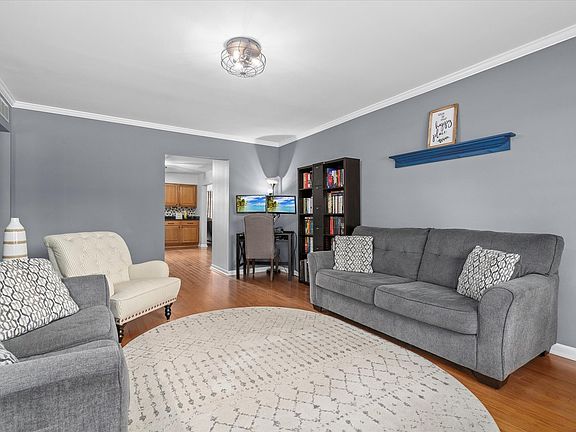 2nd image of 306 John St