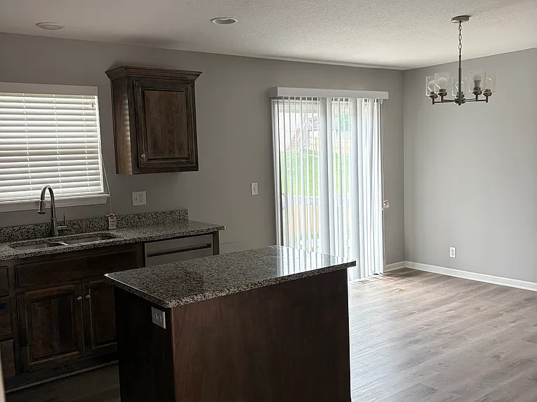 20201 E 23rd Terrace Ct S — Photo 2