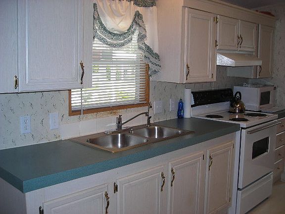 3rd image of 410 McElwee Dr
