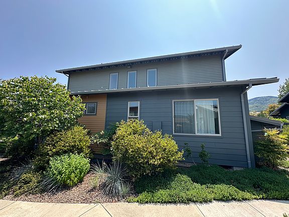 2nd image of 96 Dunn Cir
