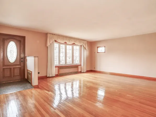 1106 Keswick Place image 3 of 23