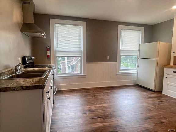 2nd image of 52 Whitesboro St
