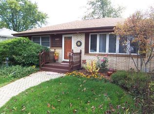 2211 Witchwood Ln, Lindenhurst, IL