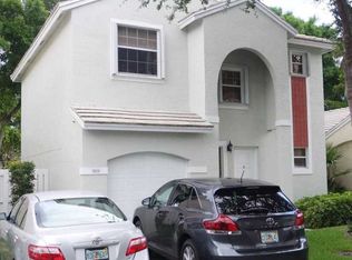 9804 NW 2nd St, Plantation, FL 33324