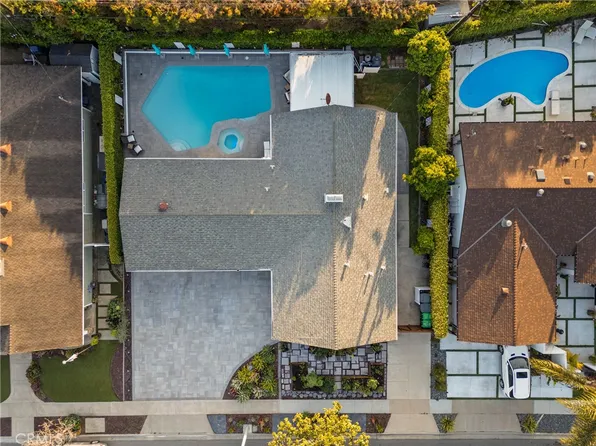 2977 Country Club Dr, Costa Mesa, CA 92626