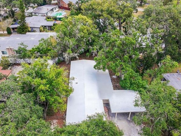 810 W River Dr, Temple Terrace, FL 33617