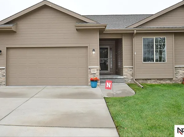 3043 Lakeside Dr, Plattsmouth, NE 68048
