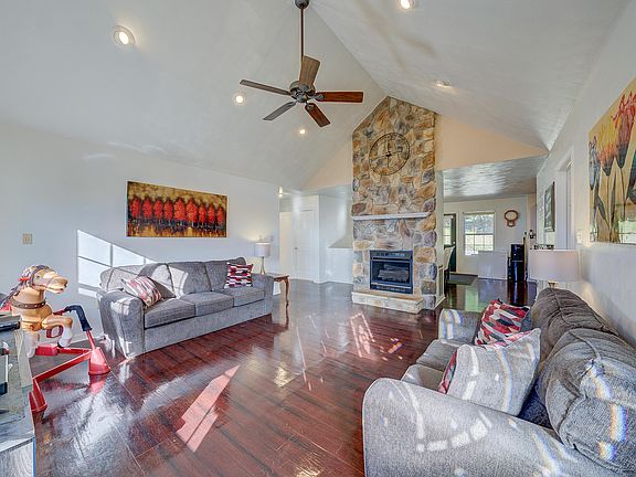 4th image of 6607 Leffler Ln