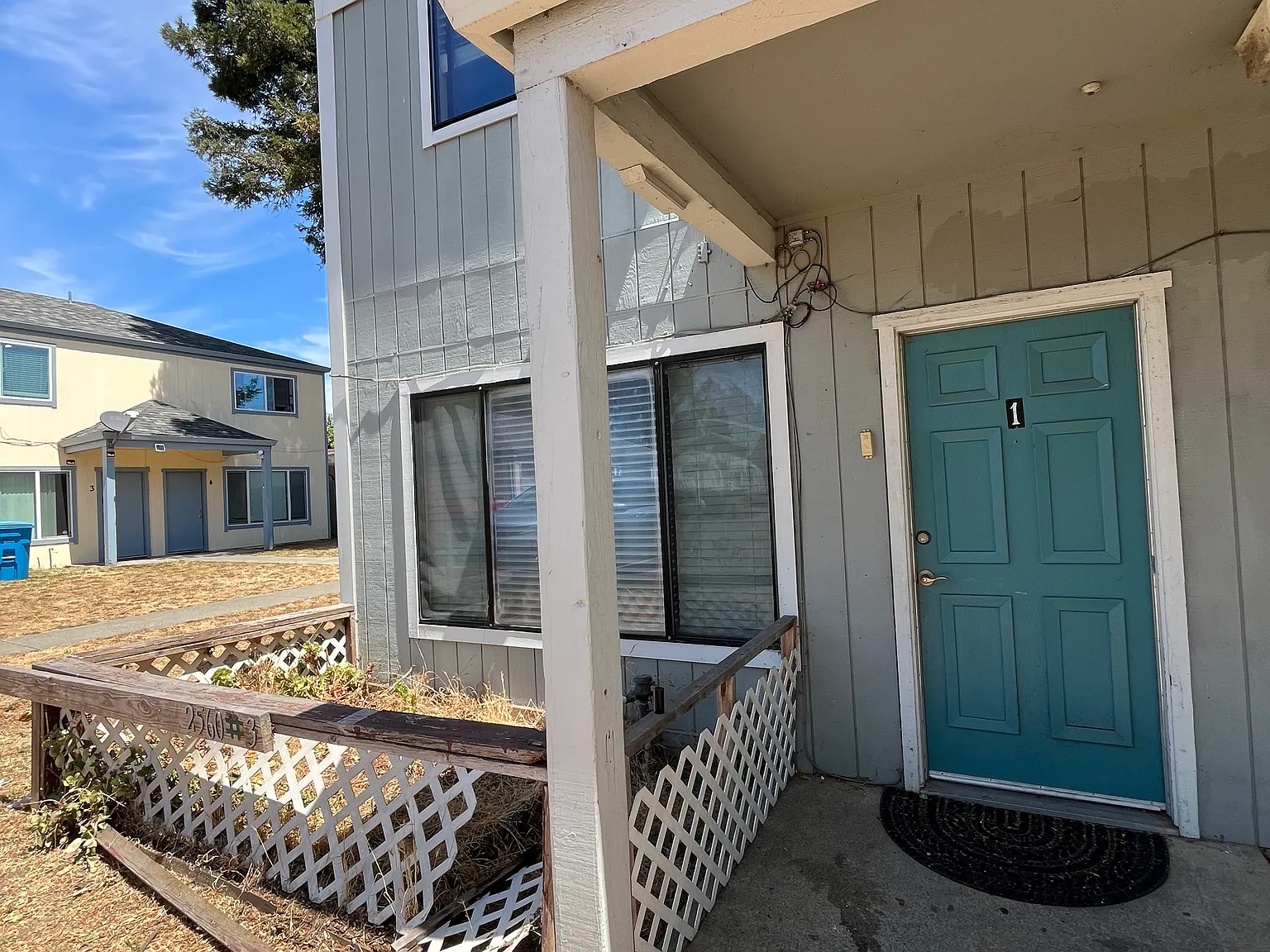 2 bed, 1.5 bath, 900 sqft, $2,300 — Photo 2