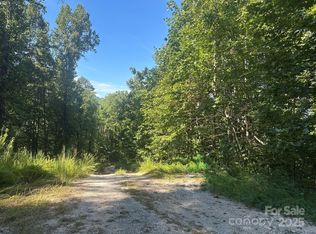 9999 N Woodchuck Ln, Marion, NC 28752