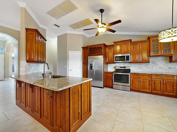 3rd image of 3802 Carnaby Dr