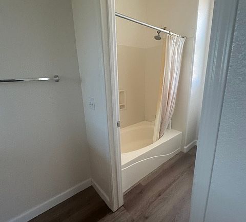 4th image of 5912 Caddington Way