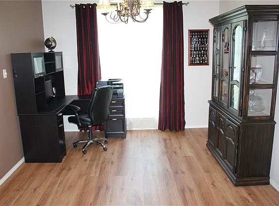 4th image of 2239 Ellis Dr