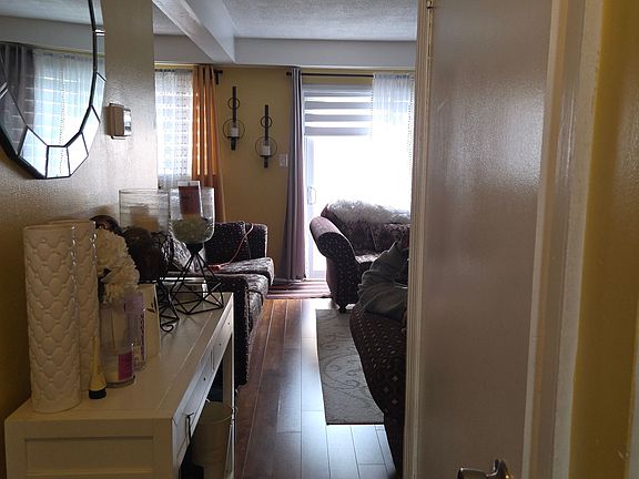 3rd image of 59 Craigleigh Cres #59