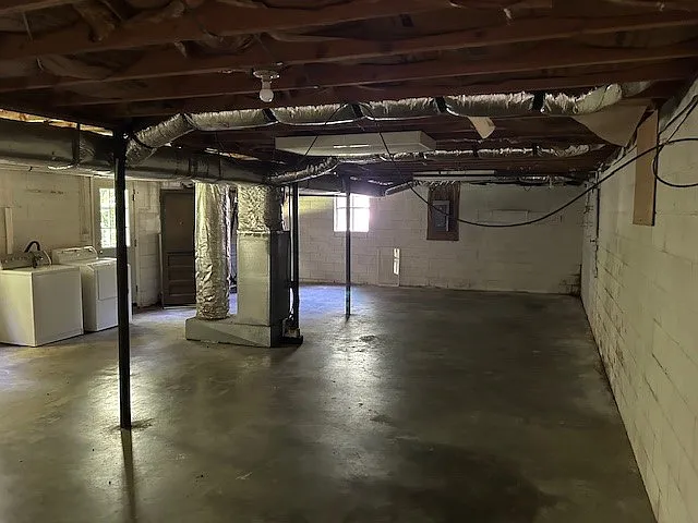 2830 Sparrow Dr — Photo 10